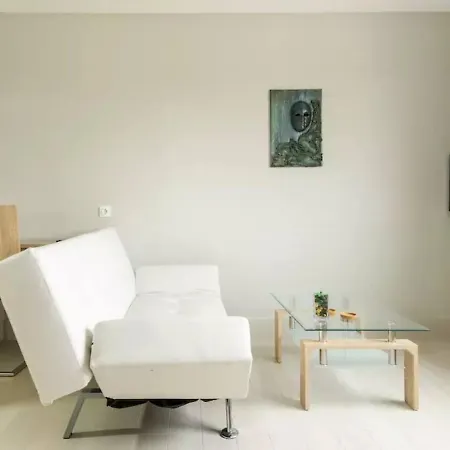 Caravanserai Studio 3 *